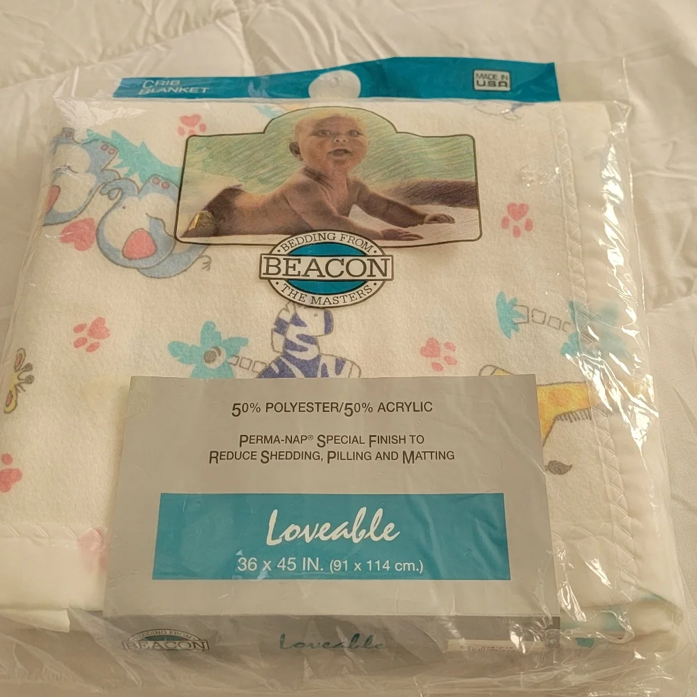 Vintage beacon Lovable crib blanket in cream animal theme NWT